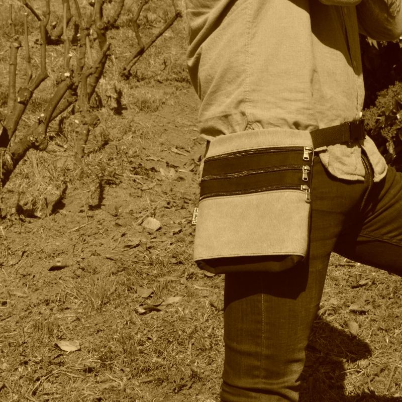 Waist bag belt fanny pack Easter Island 3 solid...