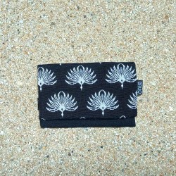 Guadalupe card holder & coin purse. Black birds, measures...