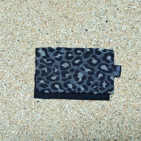 Guadalupe card holder & coin purse. Grey leopard, measures 12x8.5 cm.
