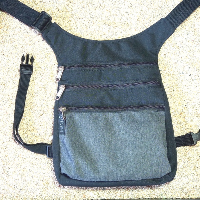 Ronyonera de cama color gris negre amb 4...