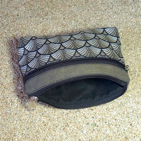 Neceser de tela artesanal, con 2 bolsillos. Abanico taupe, Aland.