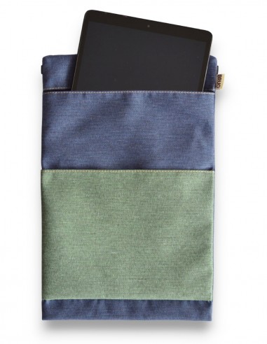 Tablet sleeve, green/blue – CAIMAN